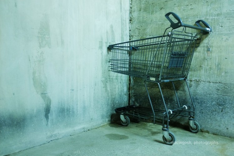 trolley in an underground carpark, macingosh photographie